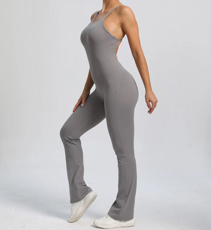 Cross V - jumpsuit med scrunch på ryggen - Gymfit