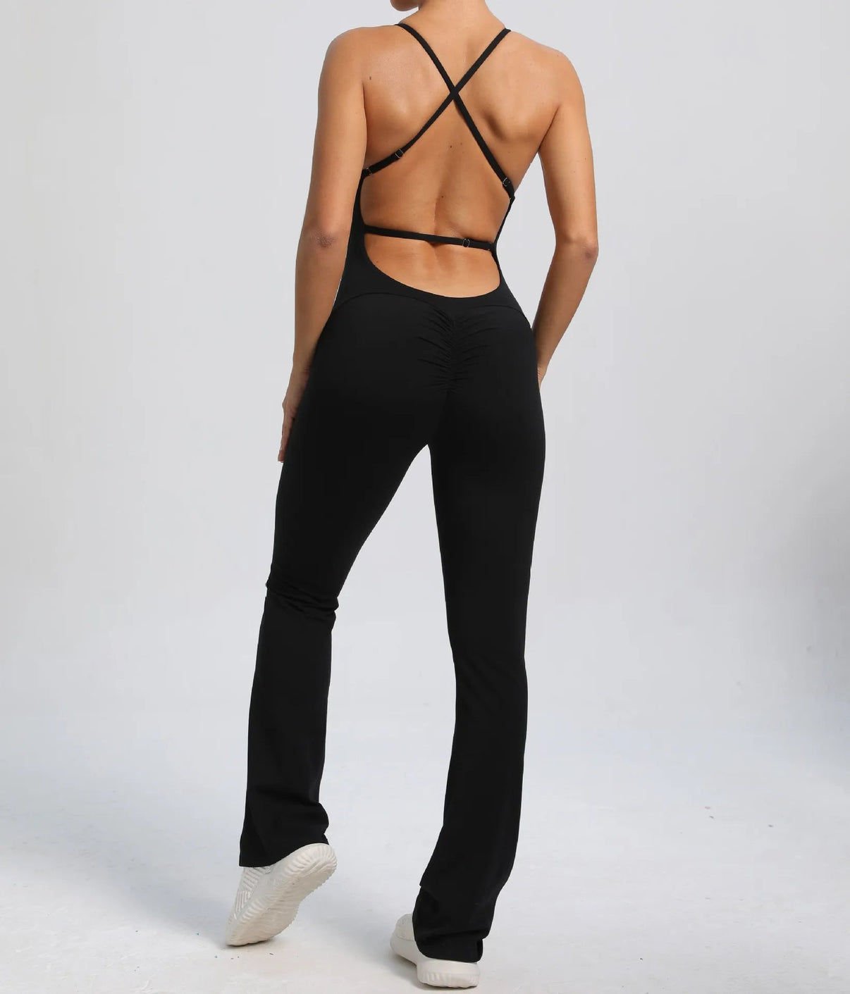 alt
Cross V - ryggscrunch jumpsuit - Gymfit