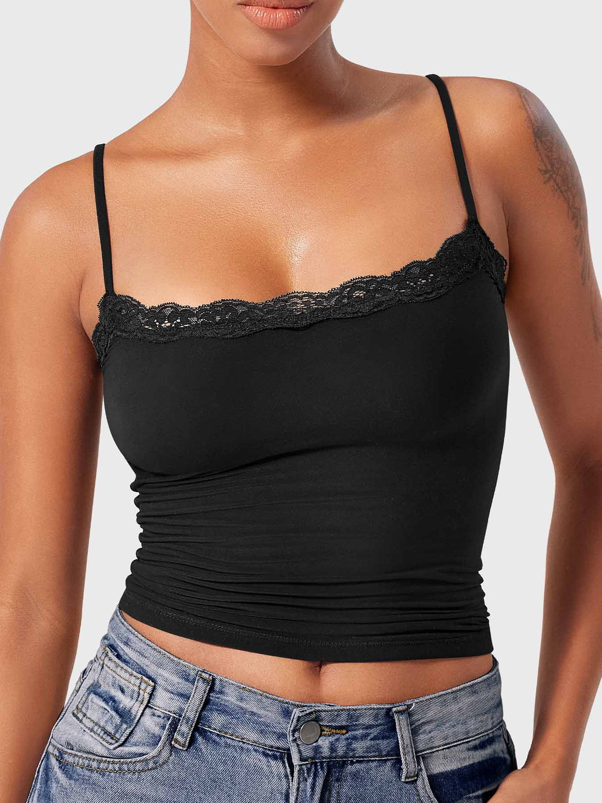 alt
Gymfit Annabely tanktopp med firkantet hals og blonder - Gymfit