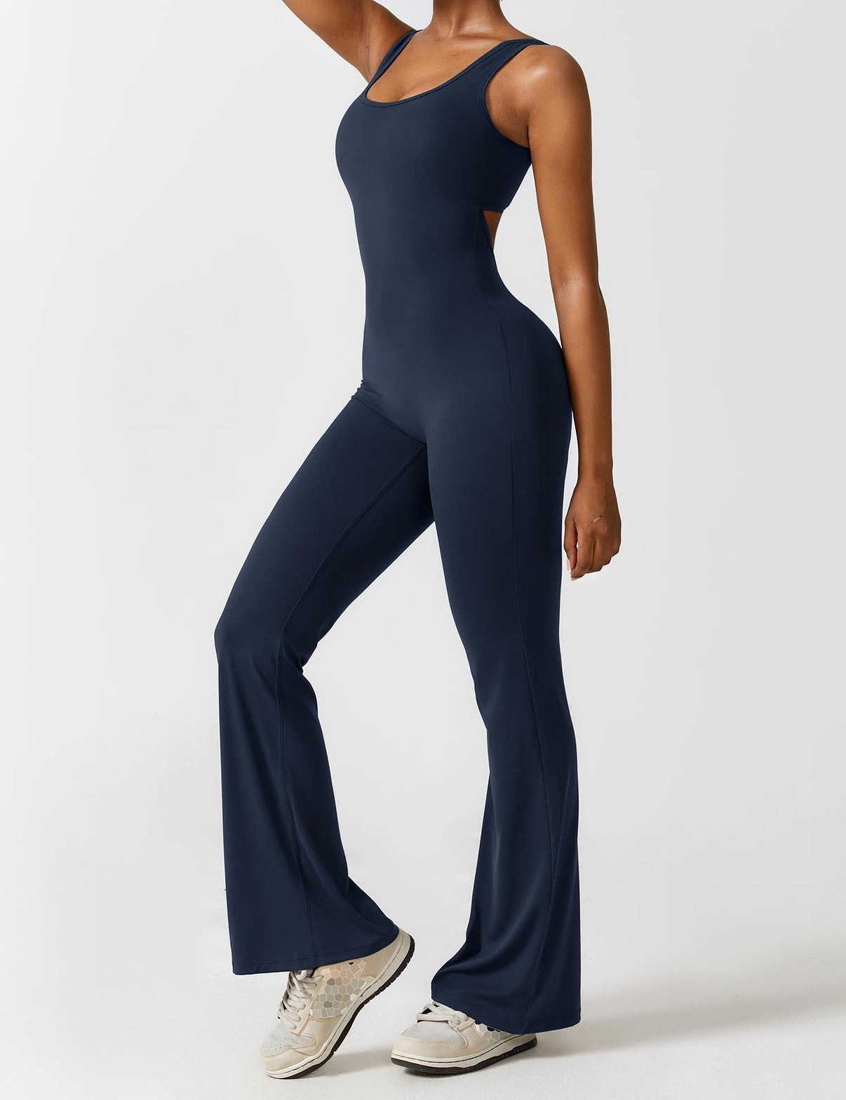 alt
Gymfit Jumpsuit V - rygg med utsvingte ben - Gymfit