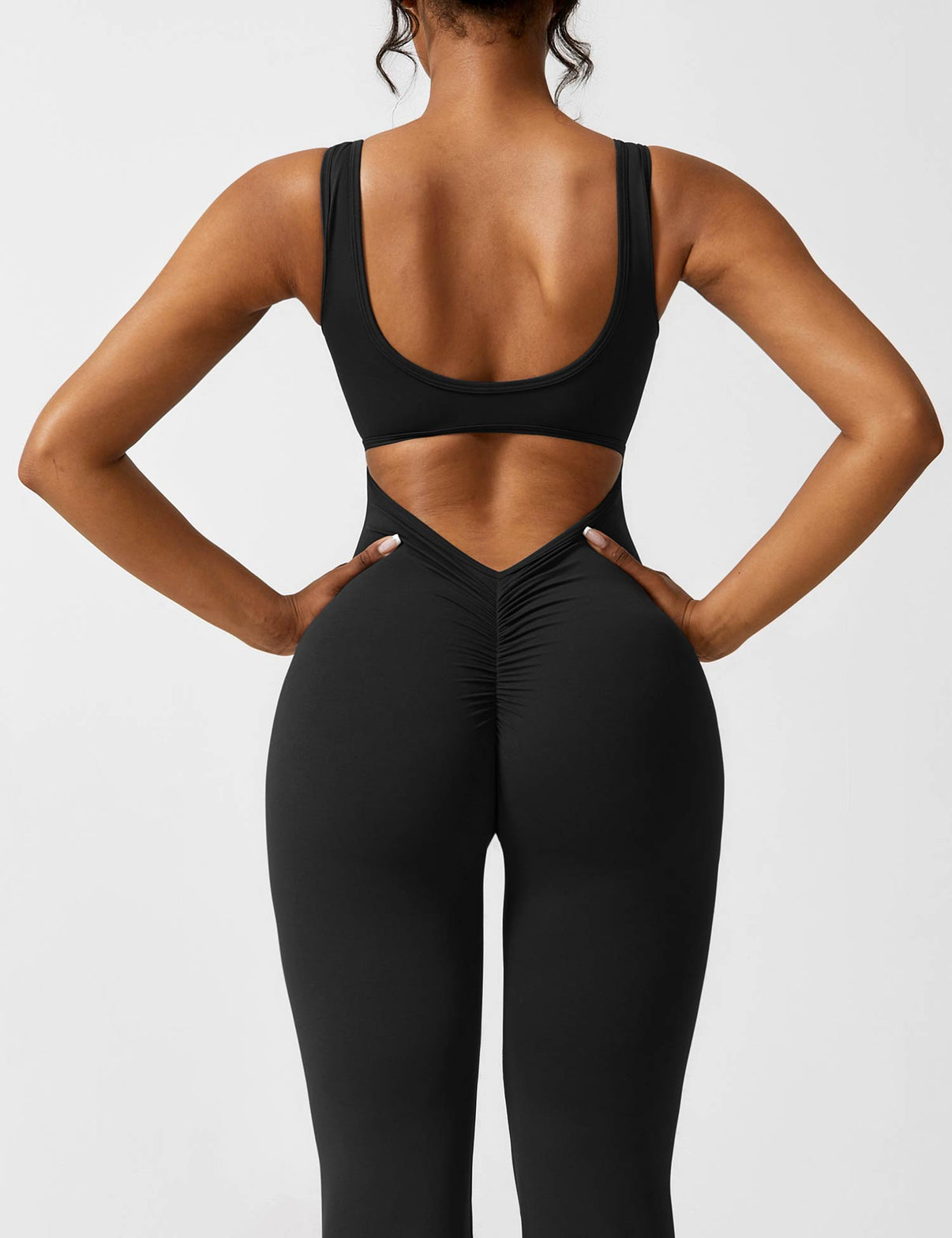 alt
Gymfit jumpsuit V - rygg med utsvingte ben - Gymfit