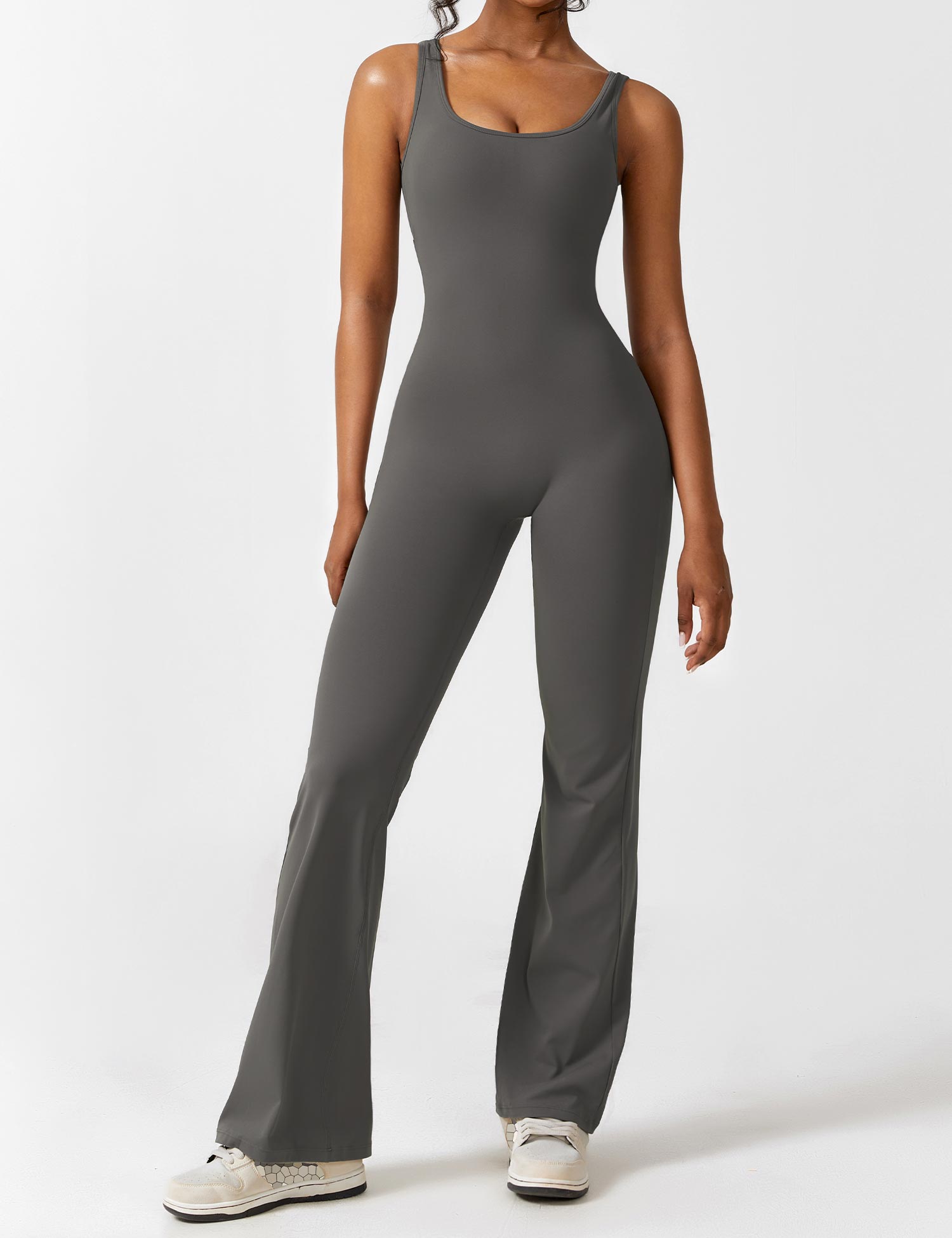 Gymfit Jumpsuit V - rygg med utsvingte ben - Gymfit